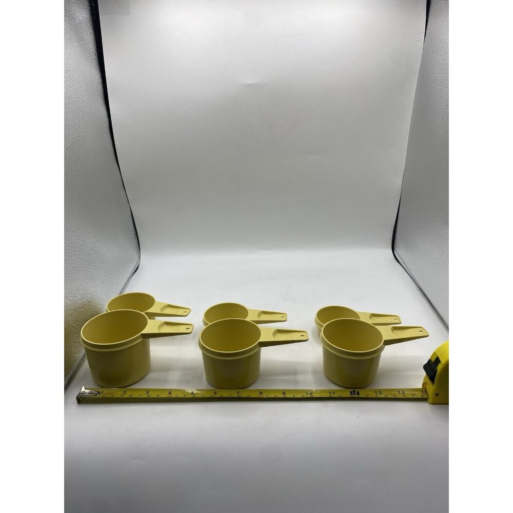 Vintage Tupperware Measuring Cups Set of 6 Harvest Gold Yellow Nesting USA Lot - Picture 4 of 9